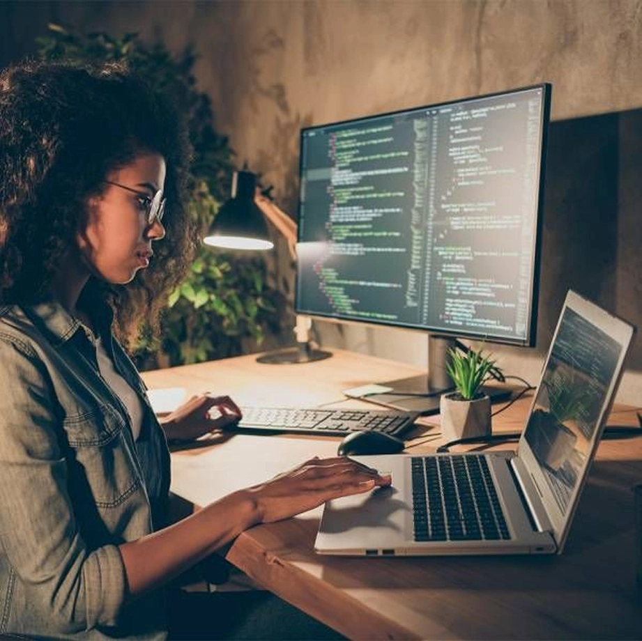 ozel web uygulaması, crm gelistirme, full stack web gelistirme, progressive web apps, web yazilimi gelistirme, ozel web projesi tasarimi, programci, yazilimci, frontend, backend, sentez bilisim.